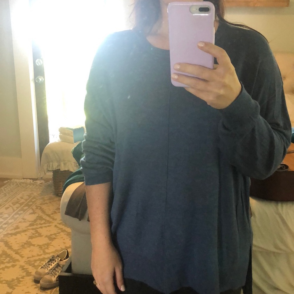 Blue light sweater - Picture 5 of 5